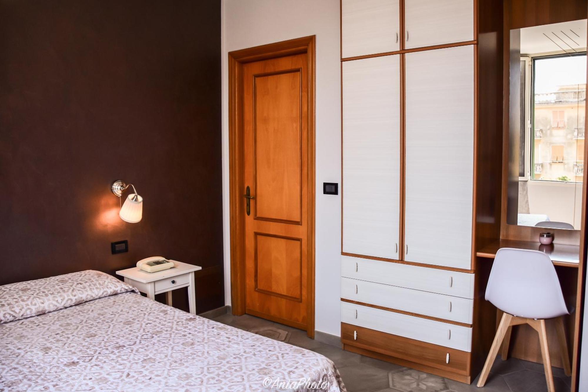 Albergo Florida 塔贾 外观 照片