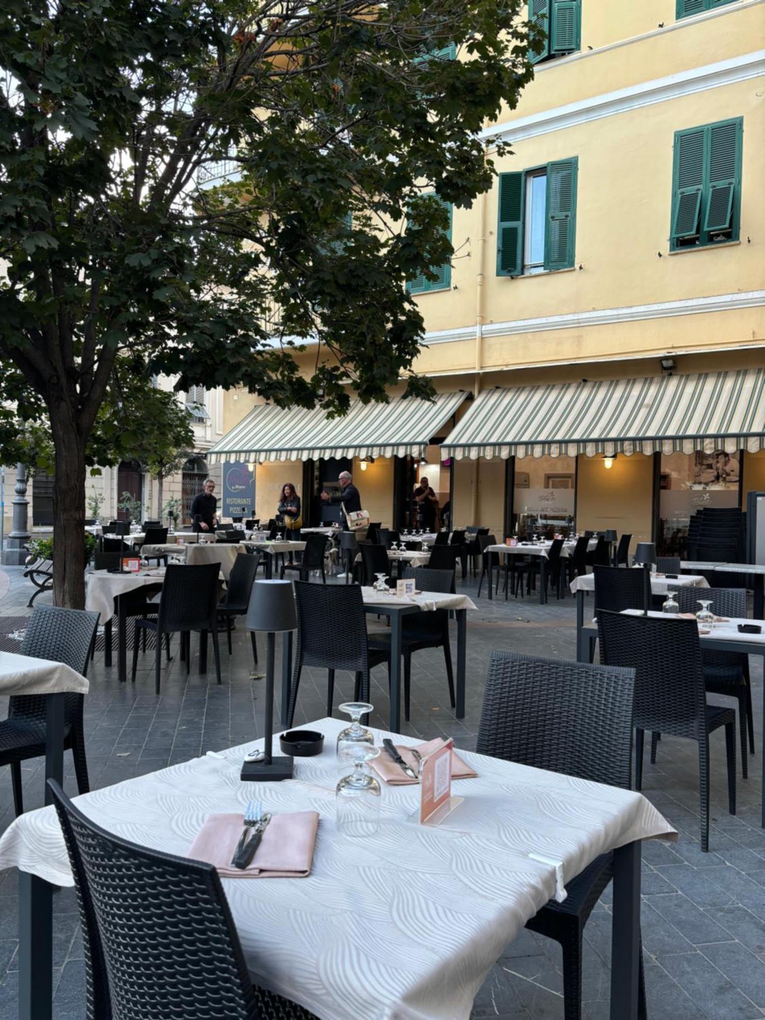 Albergo Florida 塔贾 外观 照片