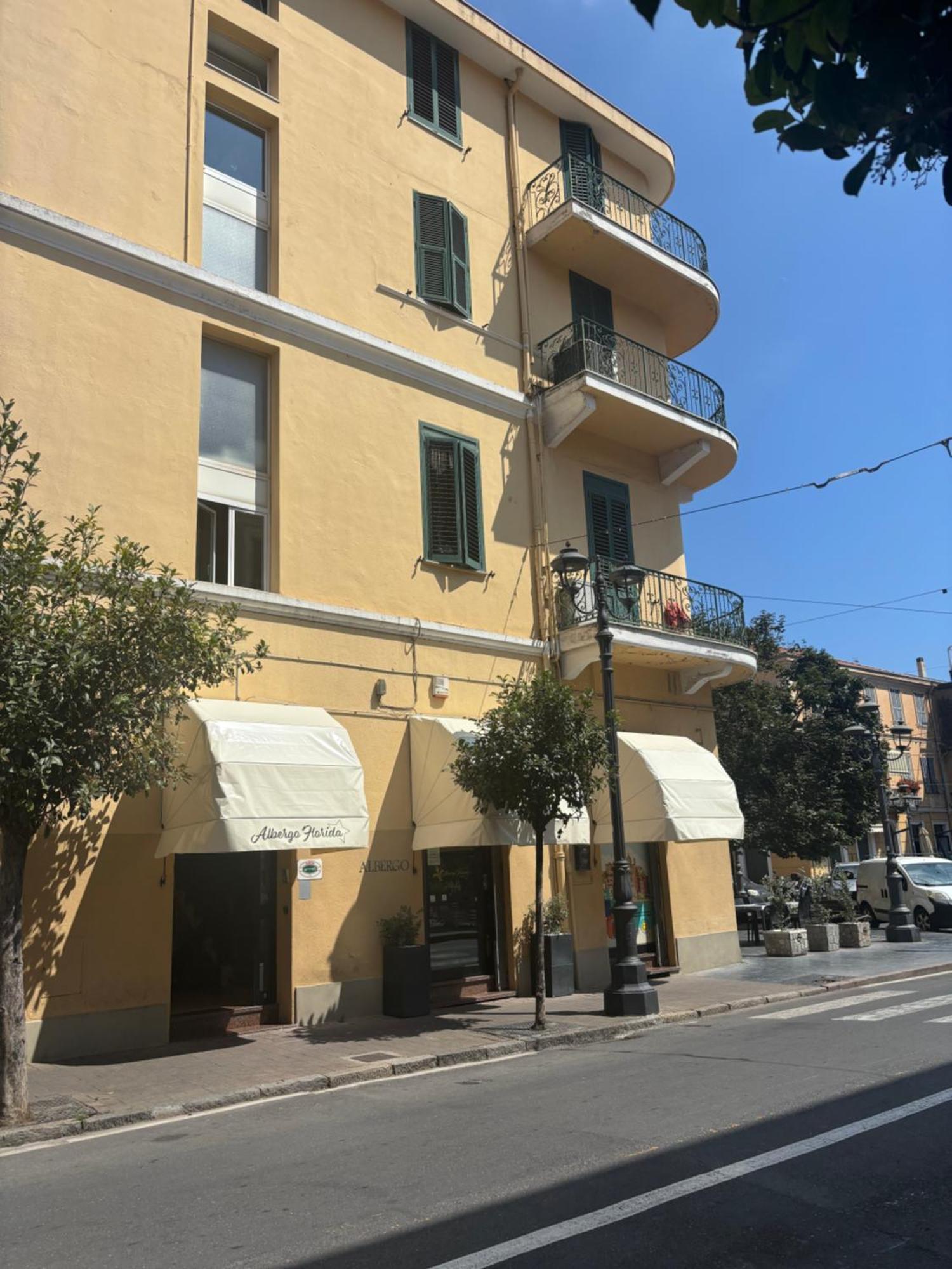 Albergo Florida 塔贾 外观 照片